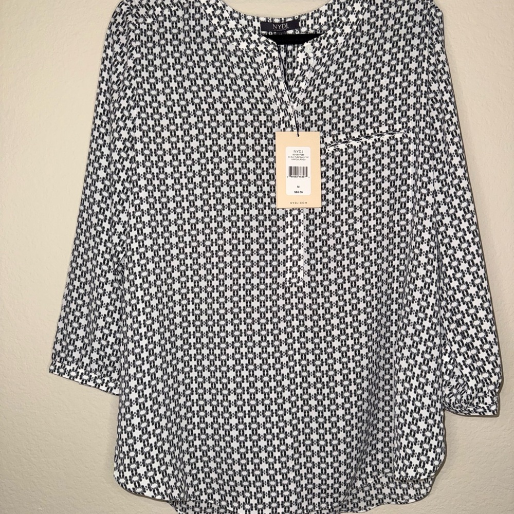 NWT NYDJ Pintuck Black and White Geometric Blouse